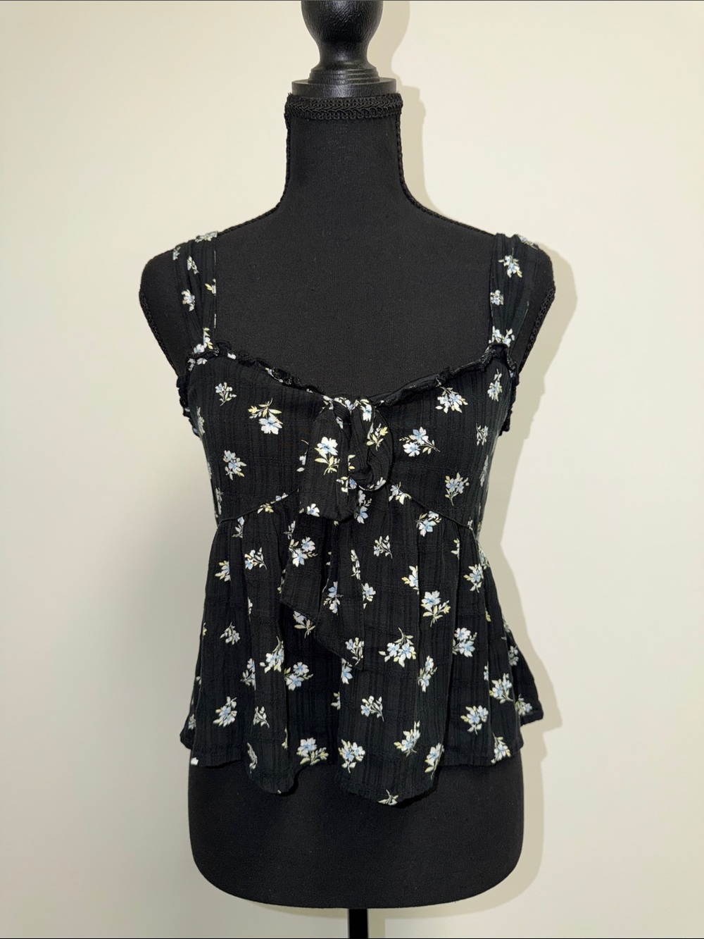 American Eagle Outfitters Black Floral Tie-Front Camisole